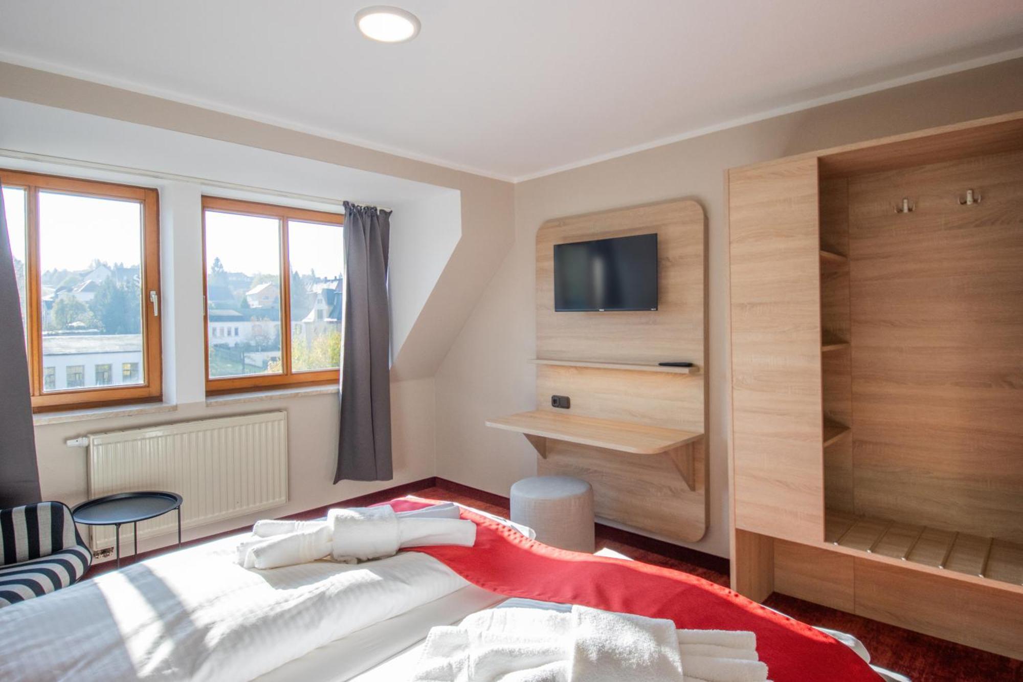 Hotel Lengenfelder Hof Lengenfeld  Bagian luar foto