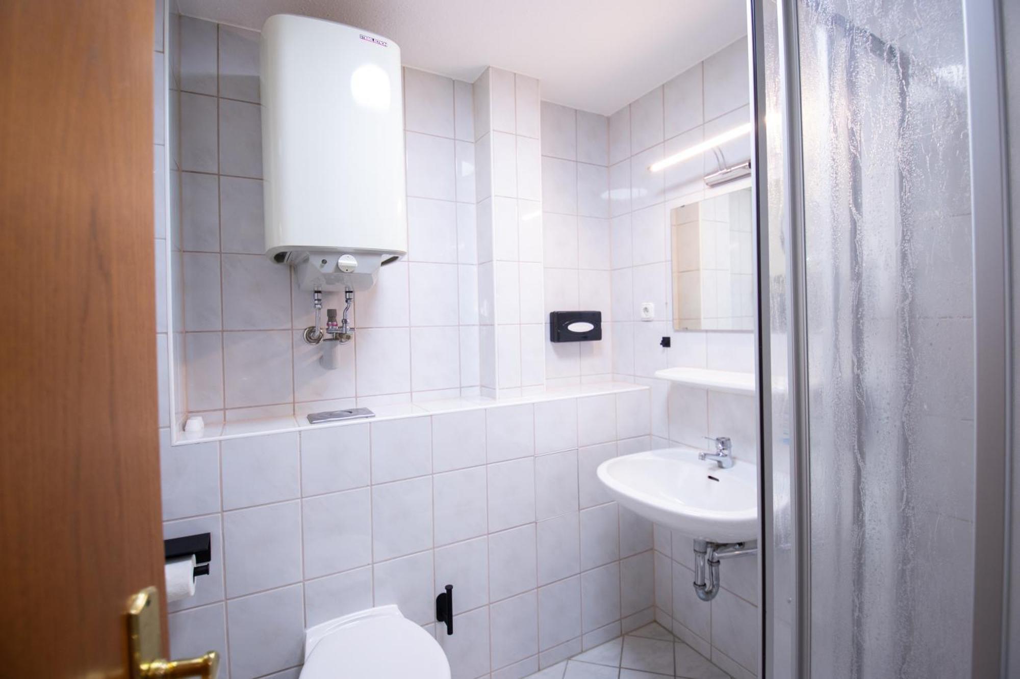 Hotel Lengenfelder Hof Lengenfeld  Bagian luar foto