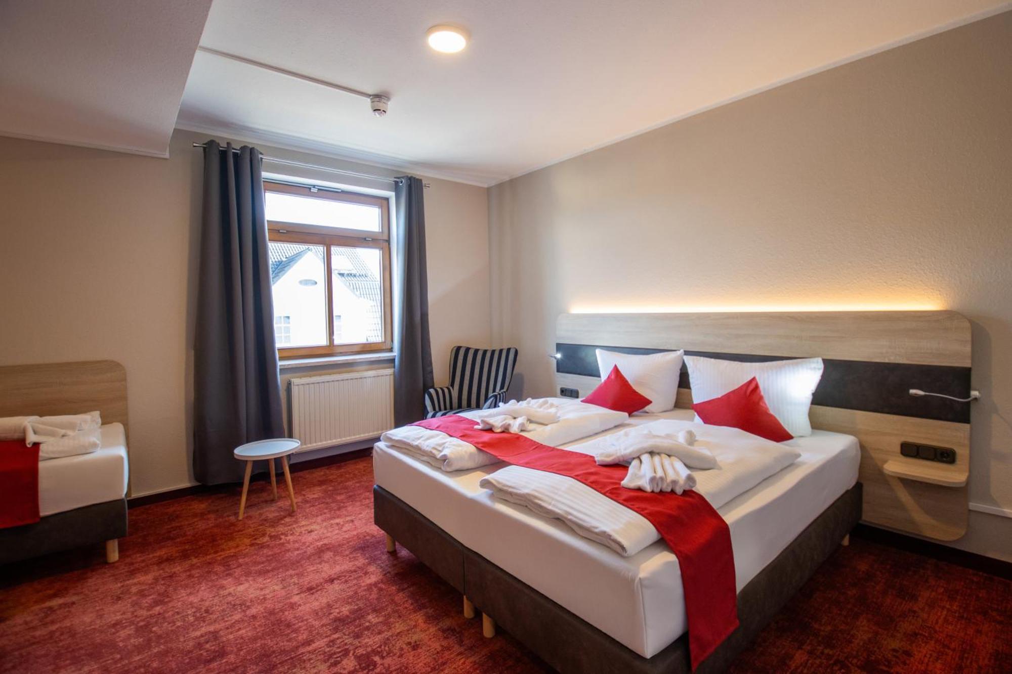 Hotel Lengenfelder Hof Lengenfeld  Bagian luar foto